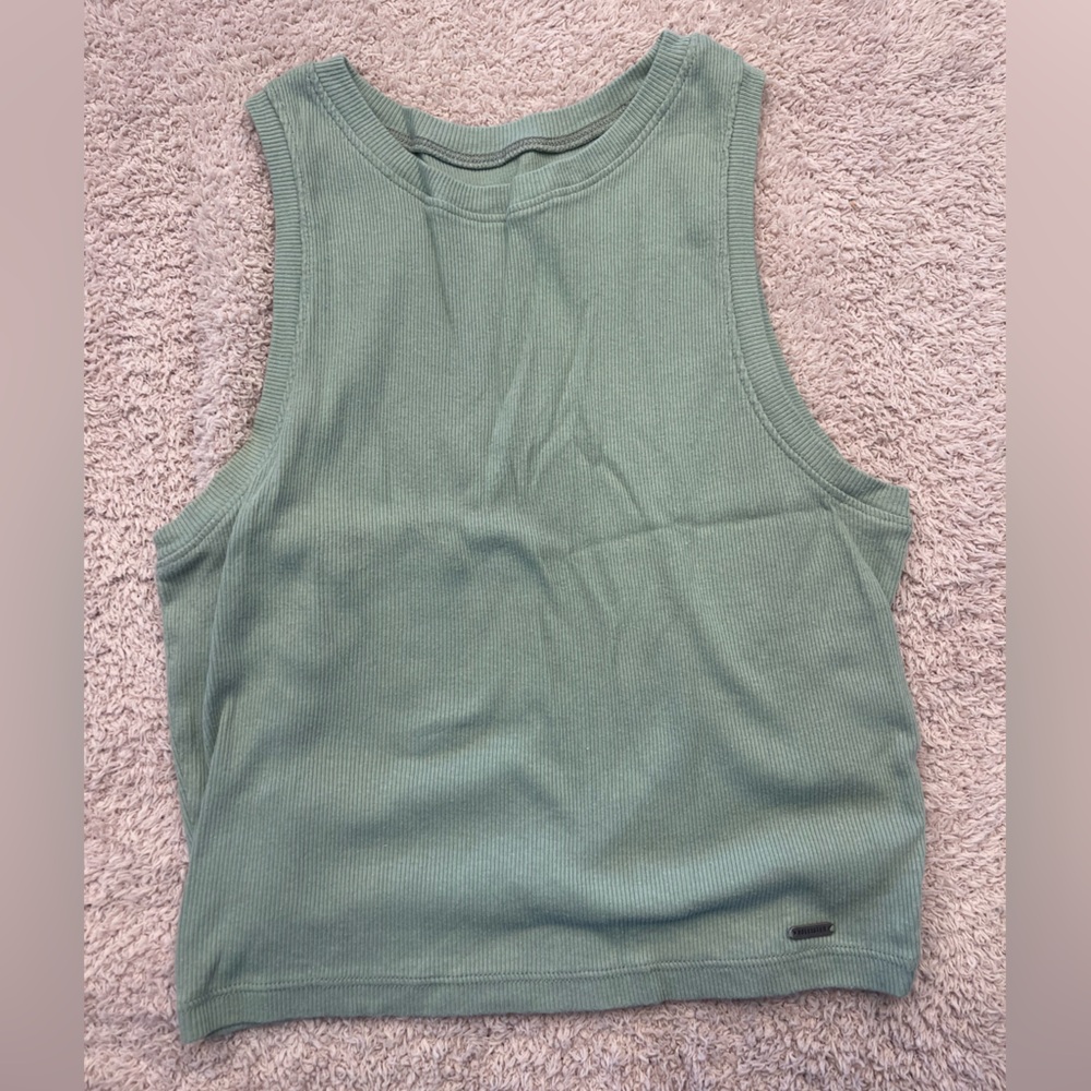 Hollister tank
